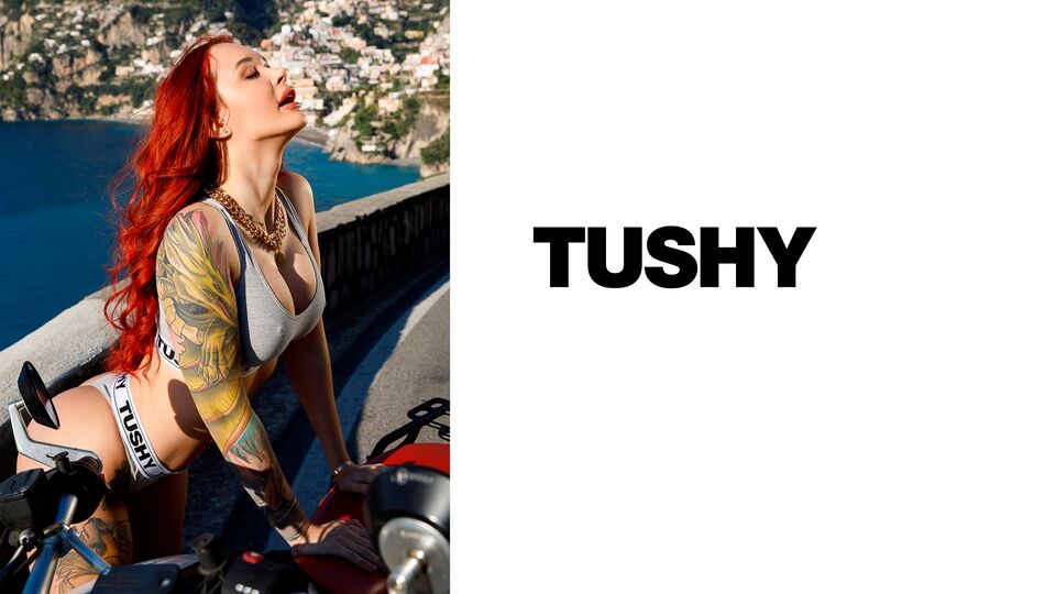 Tushy présente porno cheveux longs de Purple Bitch