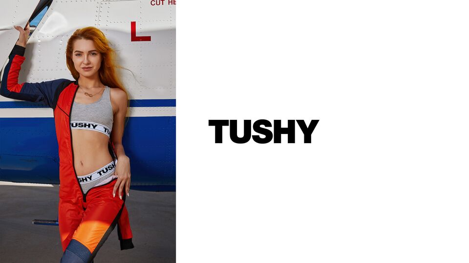 Tushy presenta sesso magro con Little Dragon