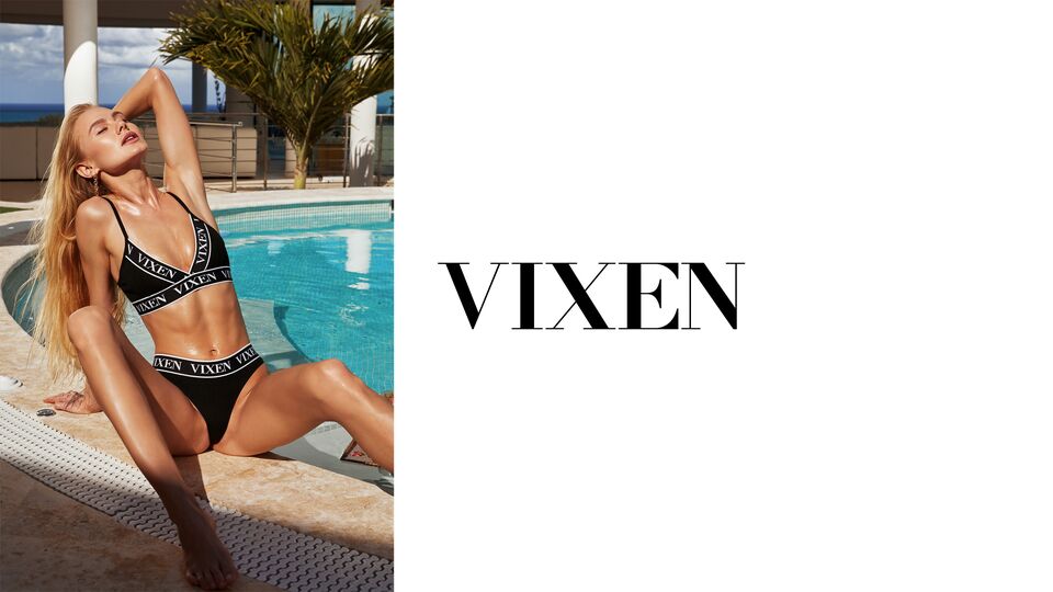 Vixen apresenta piscina sexo da Nancy Ace